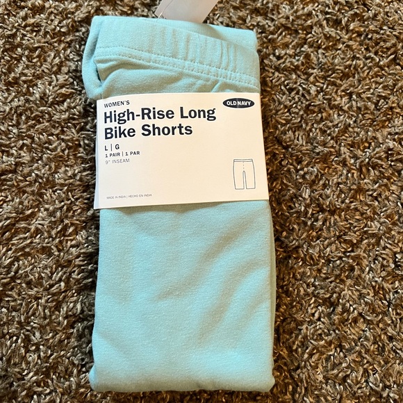 Old Navy Pants - High rise biker shorts